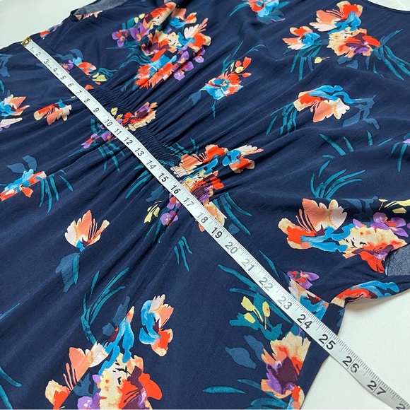 TORRID Fit and Flare Colorful Floral Futter Sleeve Blouse - Picture 7 of 11